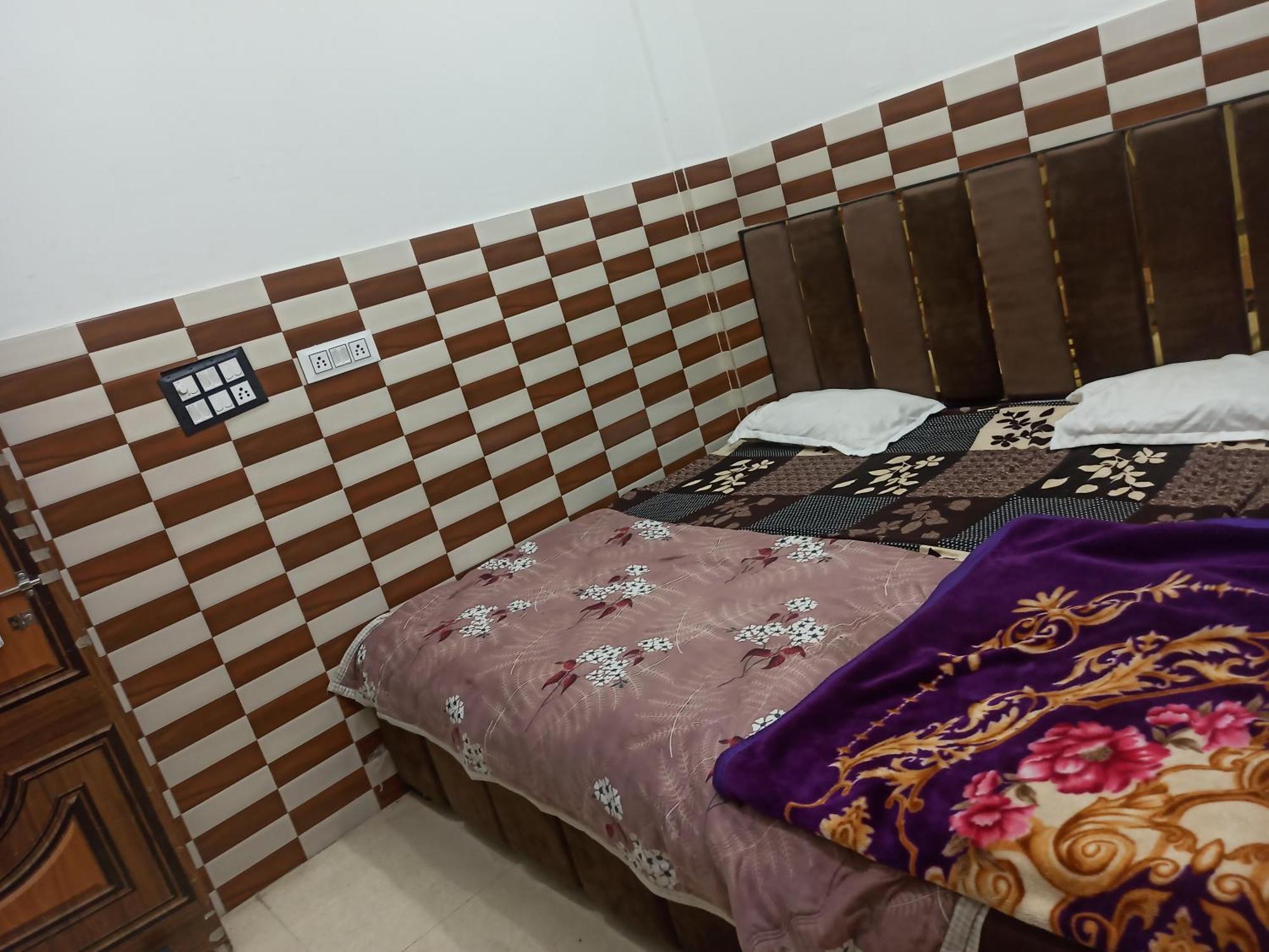 Hotel Mero Vrindavan Dham Exterior foto