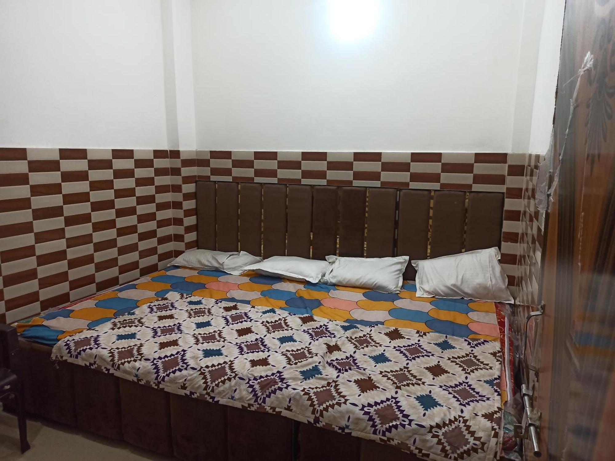 Hotel Mero Vrindavan Dham Exterior foto